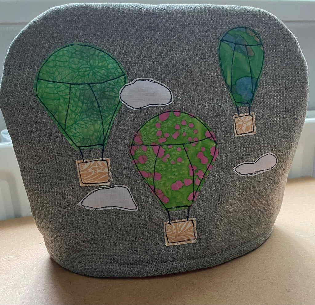 Small Green Tea Cosy with Free Motion Hot Air Balloons